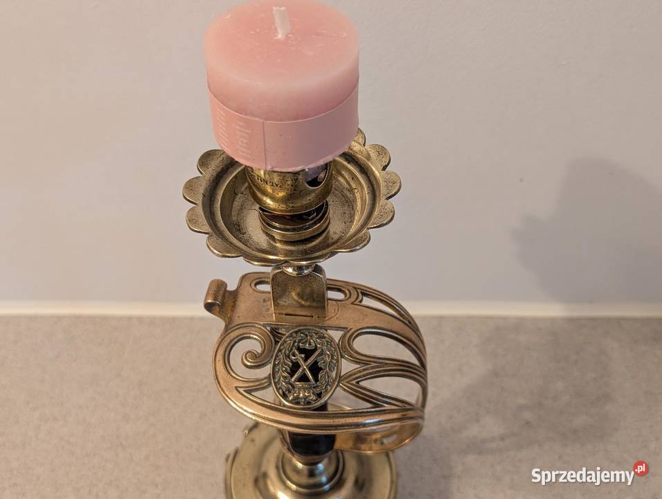 Antyczny mosiężny świecznik Benham Froud z Piła
