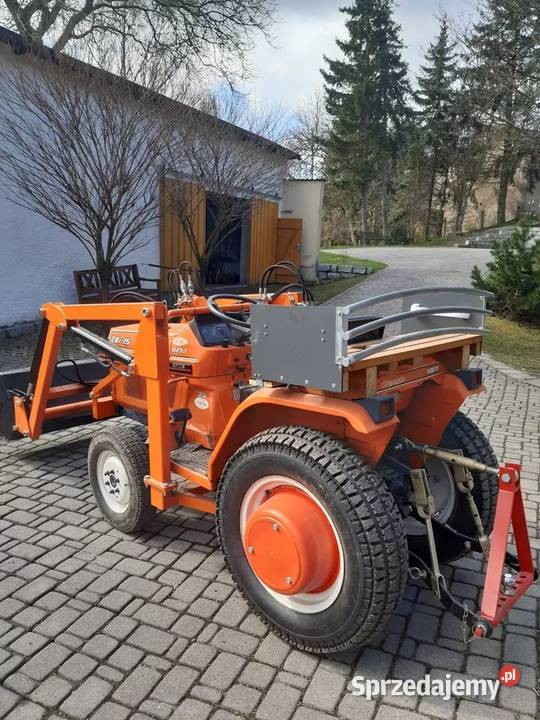 KUBOTA B15 4x4 z ładowaczem pług śnieżny gotowy Kalety