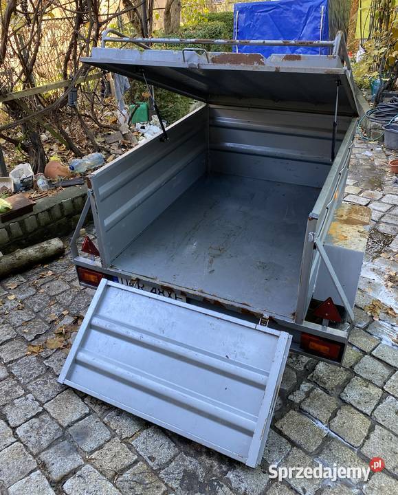 Przyczepa Lekka 750 Kontener Niewiadów Burtowe i plandeki sprzedam