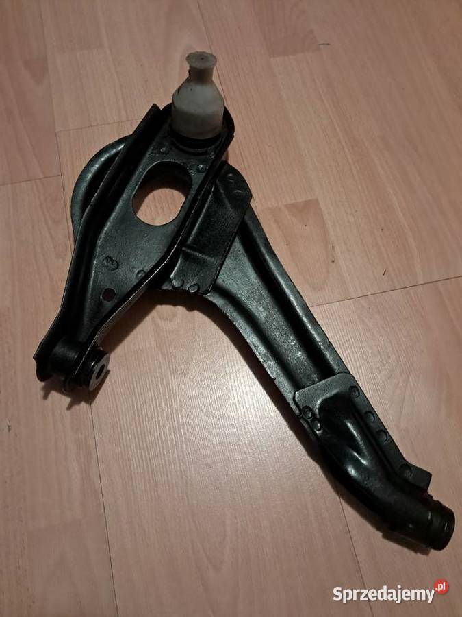 Wachacz górny lewy Fiat 125p Wahacze