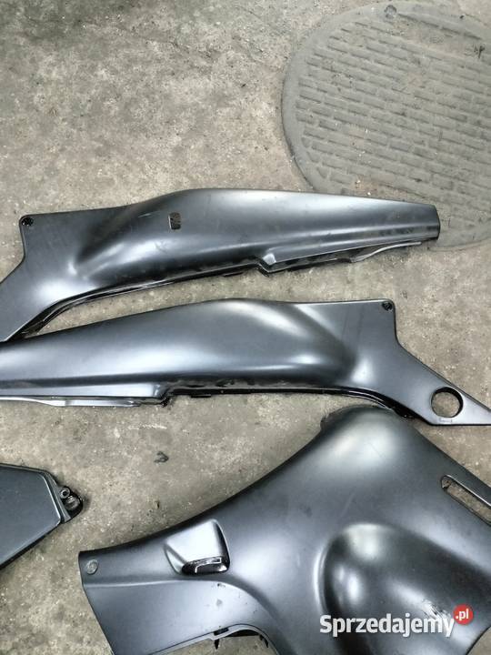 Honda CBR 600 F1 owiewki boczne Pozostałe