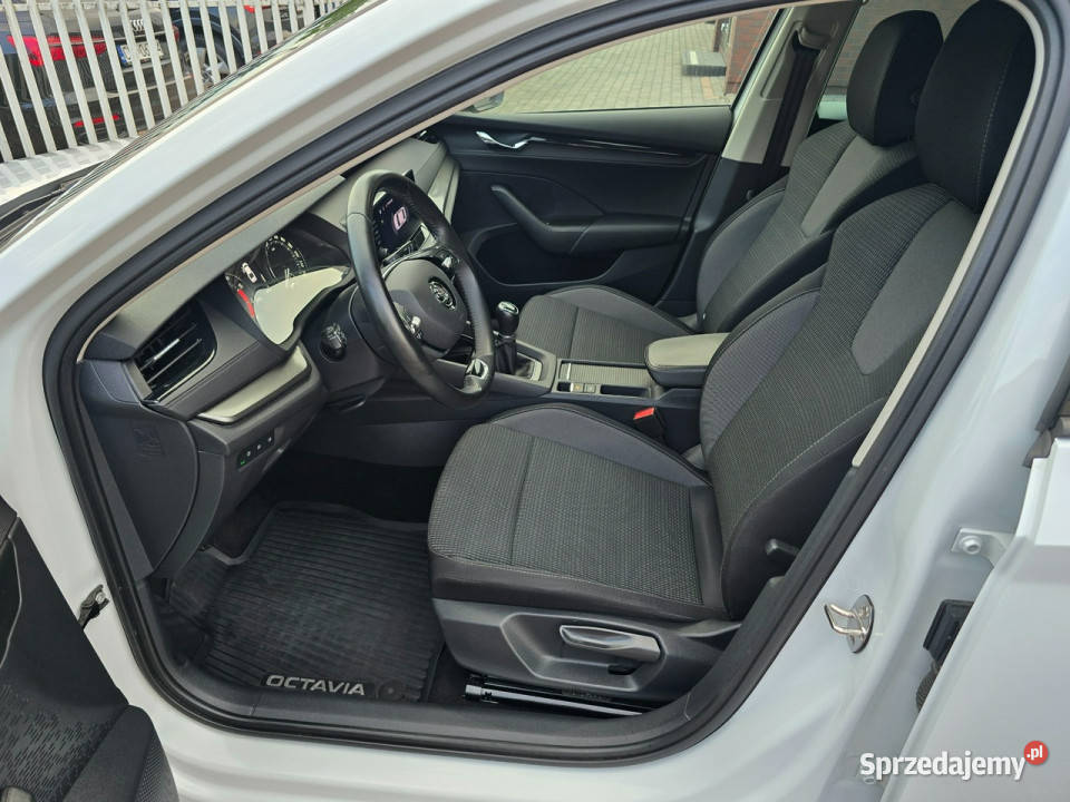 koda Octavia AMBITION 15 TSI 150 Salon Polska wielofunkcyjna kierownica Nasiegniewo sprzedam