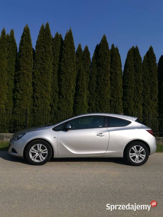 Opel Astra GTC bogate wyposażenie stan idealny