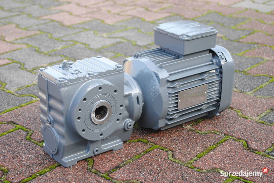Motoreduktor kątowy 15kw 100obrmin SEW Kargowa