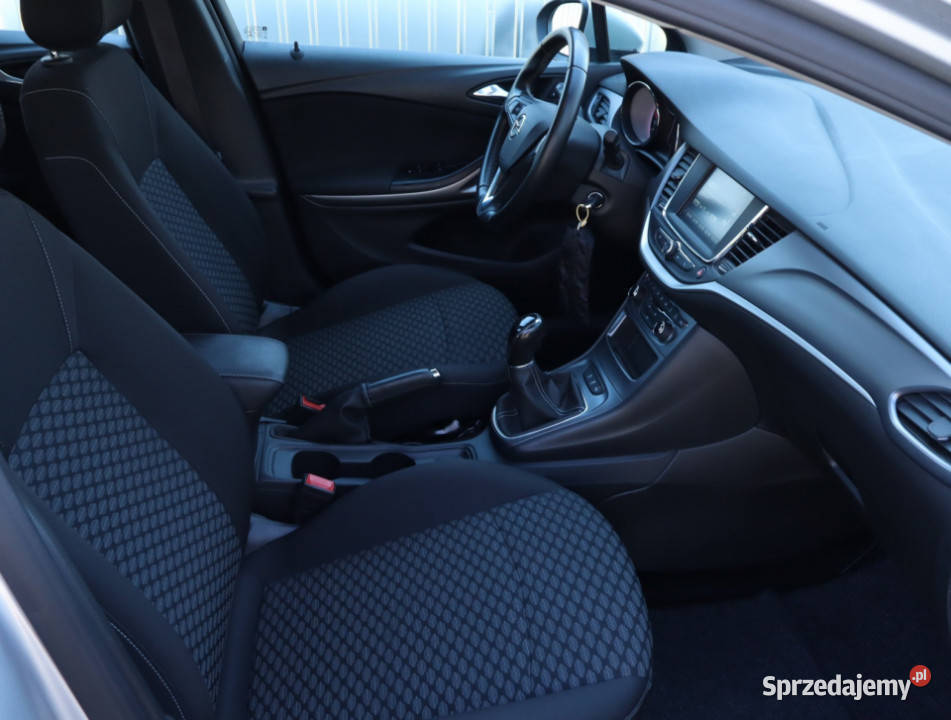 Opel Astra 16 CDTI gniazdo USB