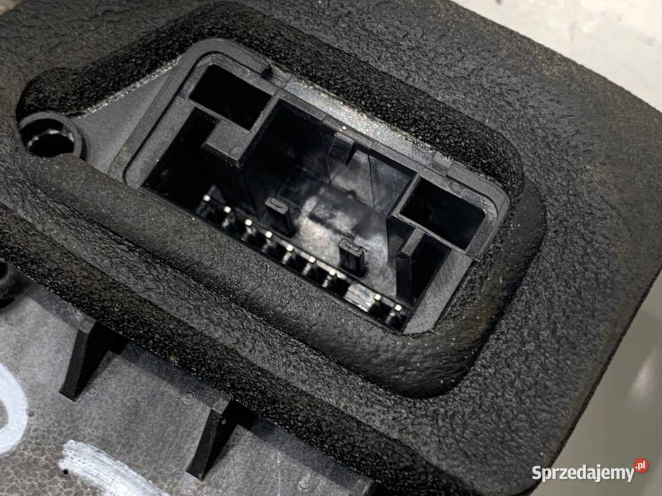 ZAMEK DRZWI PRAWY TYŁ AUDI A8 D5 SedanLimuzyna