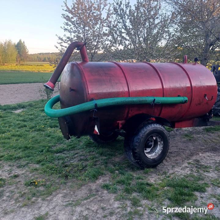 Beczkowóz beczka wóz asenizacyjny Pomot 4000l Piaski sprzedam