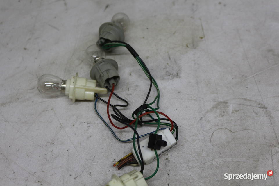 HYUNDAI TRAJET WIĄZKA LAMPY TYŁ PRAWA LEWA lampy tylne Prochowice sprzedam
