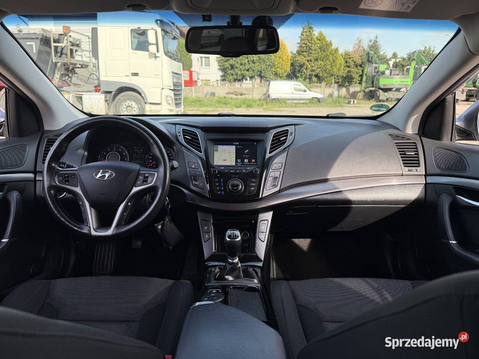 Hyundai i40 16 BENZYNA Klimatronik Nawigacja