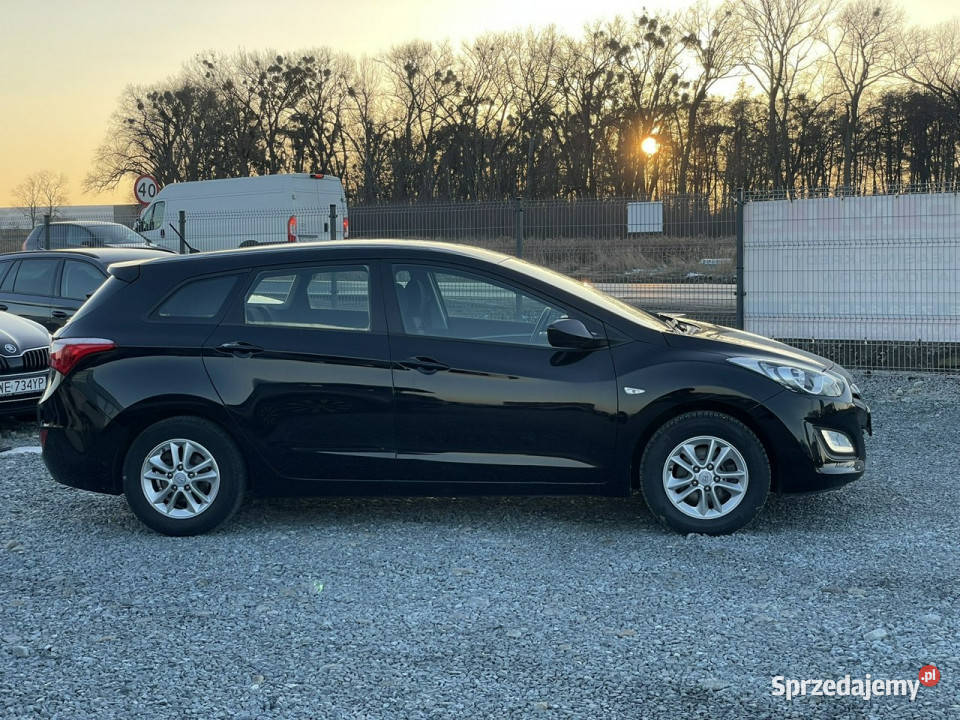 Hyundai i30 II 14 16V MPI 99 2014r 105 zadbany 4/5 Wojkowice sprzedam