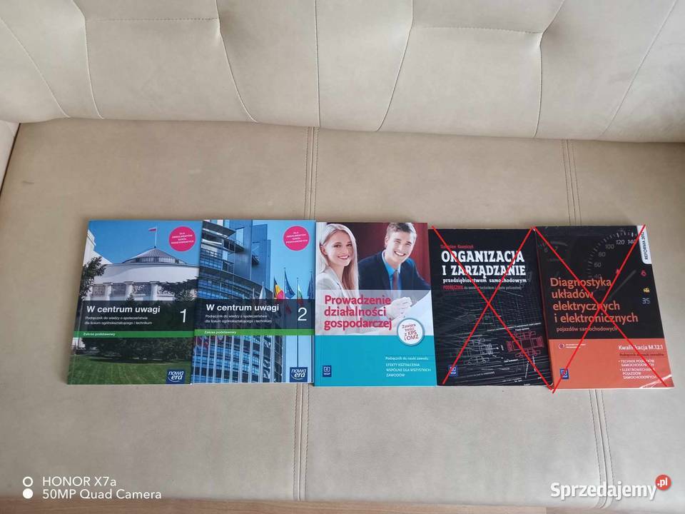 Komplet podręczników do technikumLO szkoły Daleszyce sprzedam