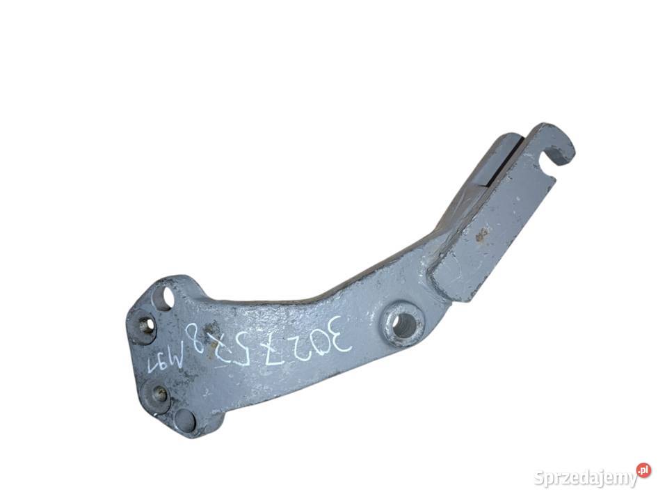 DŹWIGNIA RAMIENIA PODNOŚNIKA LEWA MF3 3027578M91 Tyczyn