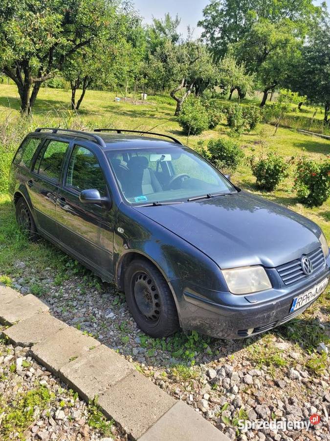 Syndyk sprzedasamochód osobowy marki Volkswagen Kraków