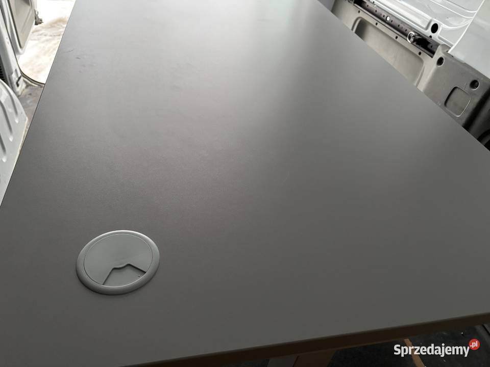 Biurko mdd prawie nowe Dwusilnikowe katalogowa Biurka sprzedam