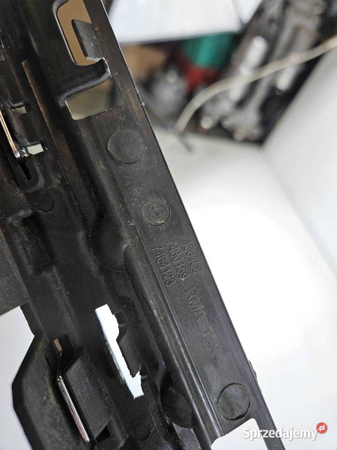 BMW 2 F45 F46 KRATKA ŚRODKOWA ZDERZAKA PRZÓD wielkopolskie Międzychód