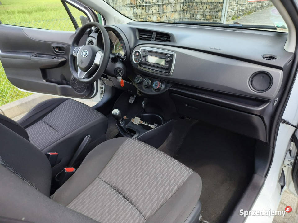 Toyota Yaris 10 benzyna 70 PORYSOWANA Kęty sprzedam