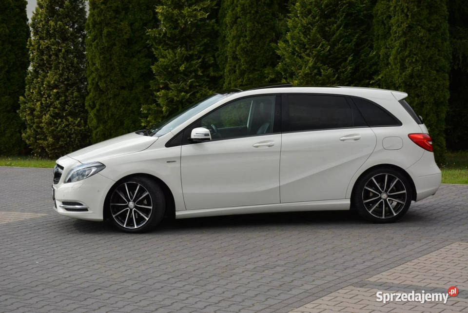 Mercedes B 180 Panorama LED BiXenon Navi Kamera aluminiowe felgi Ostrów Mazowiecka