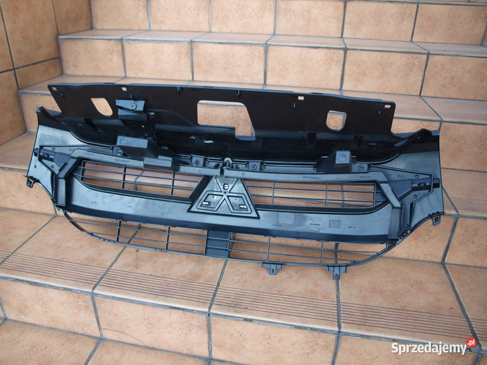 Mitsubishi Express grill chrom atrapa przód 2020 wielkopolskie sprzedam