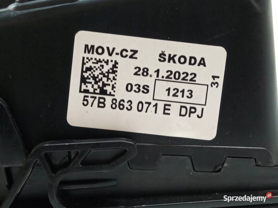 POPIELNICZKA GNIAZDO USB 12V PIANO BLACK