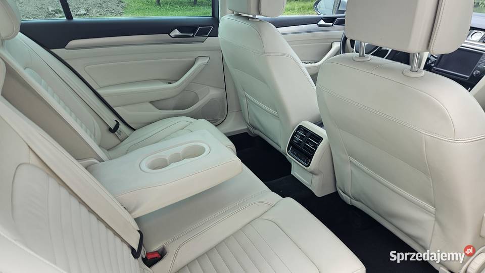 passat 18 tsi Highline polski salon bezwypadkowy Zarejestrowany w Polsce sprzedam