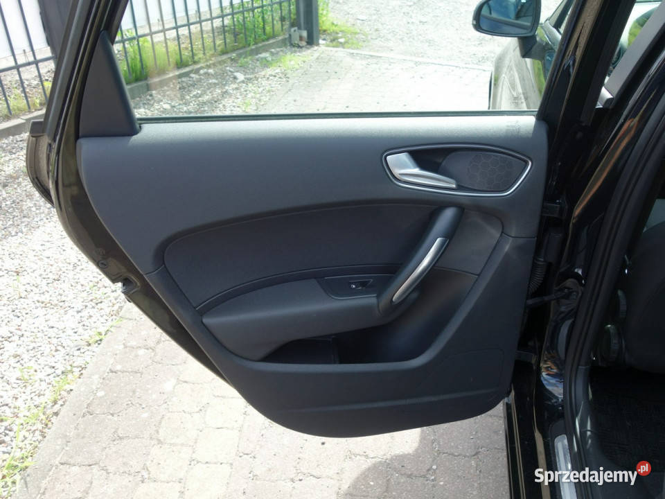 Audi A1 Audi A1 2013 14 benzyna 122 stan 8X 2010 Rok produkcji 2013 Słupsk
