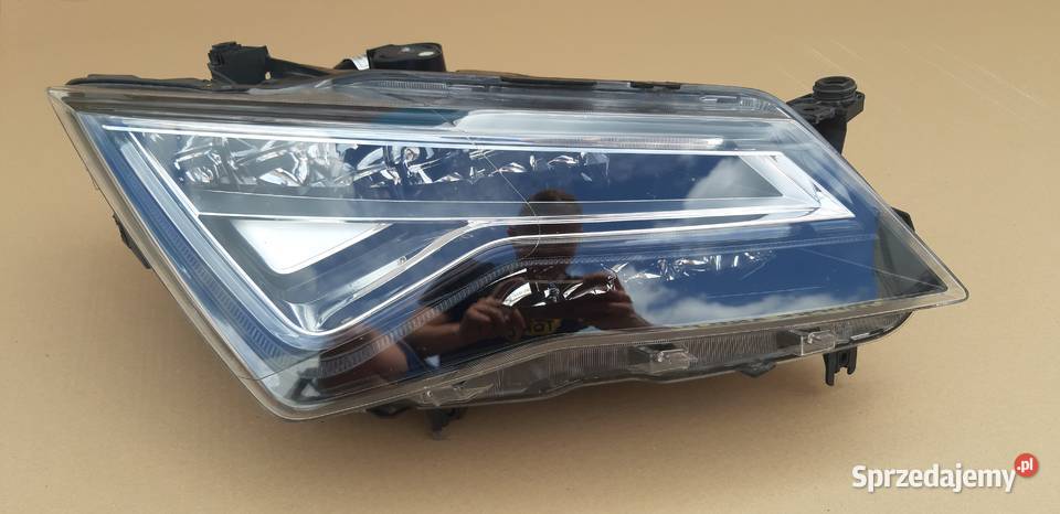 SEAT ATECA REFLEKTOR PRAWY FULL LED LAMPA PRAWA Bieleń