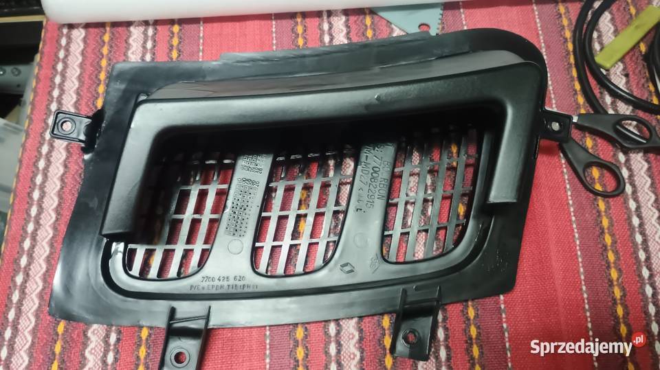 Renault Twingo I Wlot powietrza w masce osobowe wielkopolskie Poznań