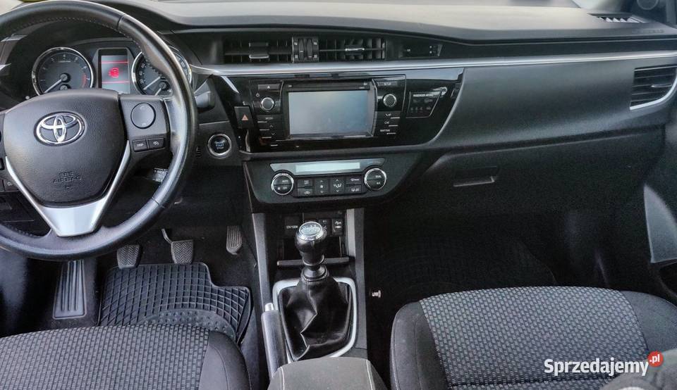 Toyota Corolla E18 16 valvematic 132 wielofunkcyjna kierownica Corolla sprzedam