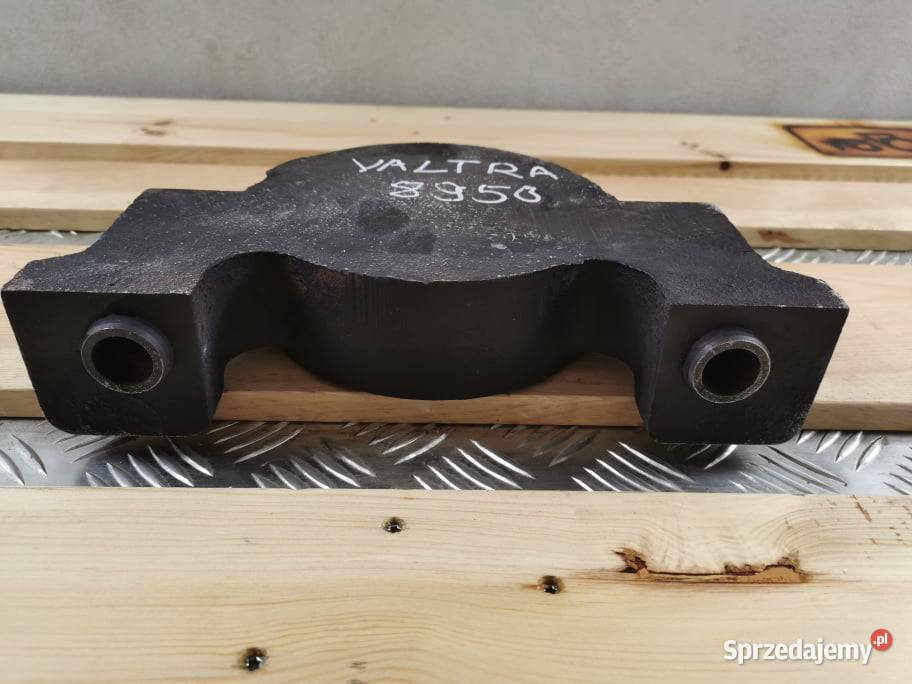 Wspornik mostu Valtra 8950 Carraro Wilkowo