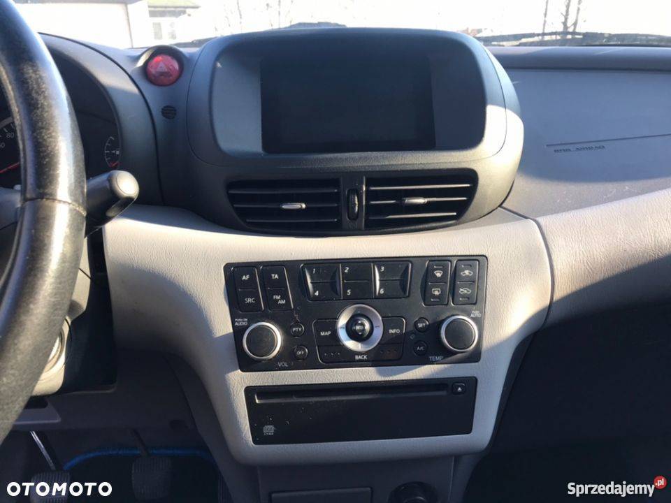 Nissan Almera Tino 18 zadbane wnętrze srebrny Almera Tino