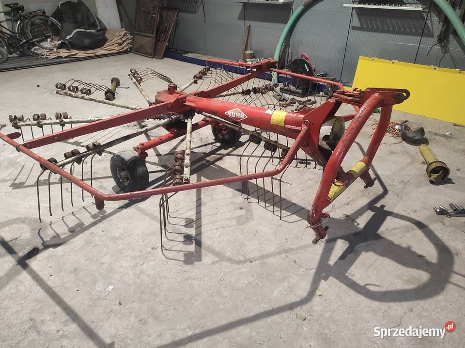 Zgrabiarka karuzelowa kuhn GA 300 Radoszyce