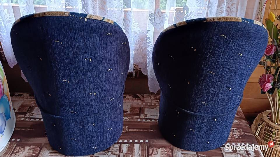 Fotele pufy z schownikem pod siedziskiem