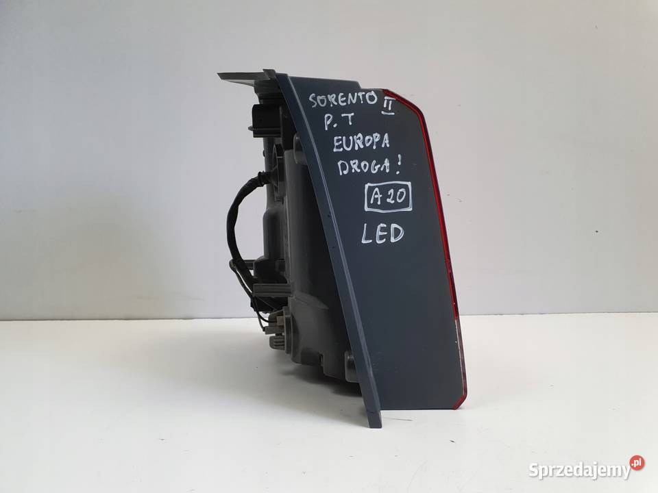 LAMPA PRAWA Kia Sorento II 0912r TYLNIA TYLNA Rudka