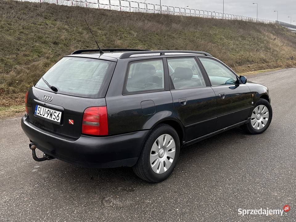 Audi A4 B5 Avant 16 101 benzyna nieuszkodzony Lubliniec