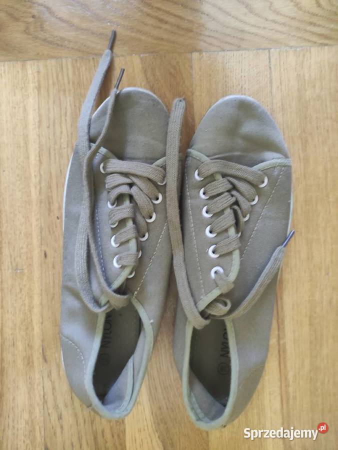 Sprzedam trampki w kolorze beżowym Przasnysz