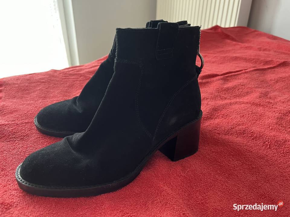 zamszowe botki damskie marki Geox 37