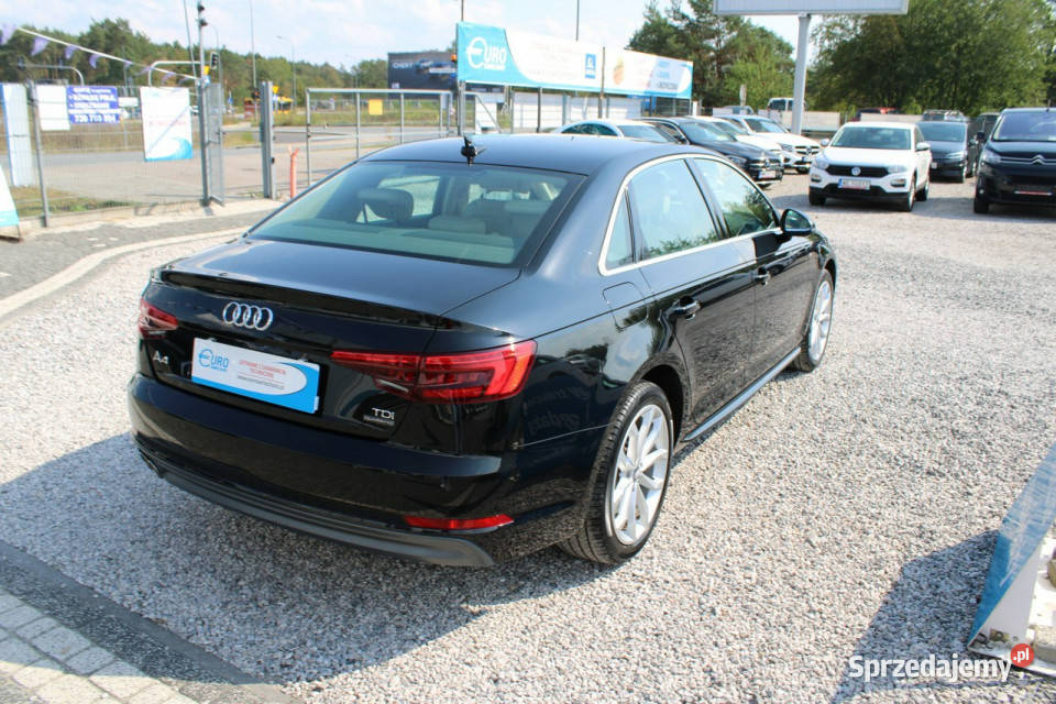 Audi A4 SLine Quattro Skóra Grzana kanapa aluminiowe felgi Audi Warszawa sprzedam