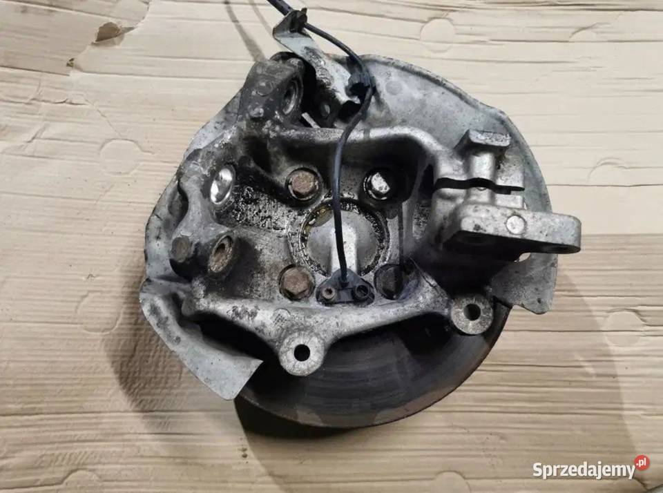 Zwrotnica piasta prawy przód BMW E39 Żory