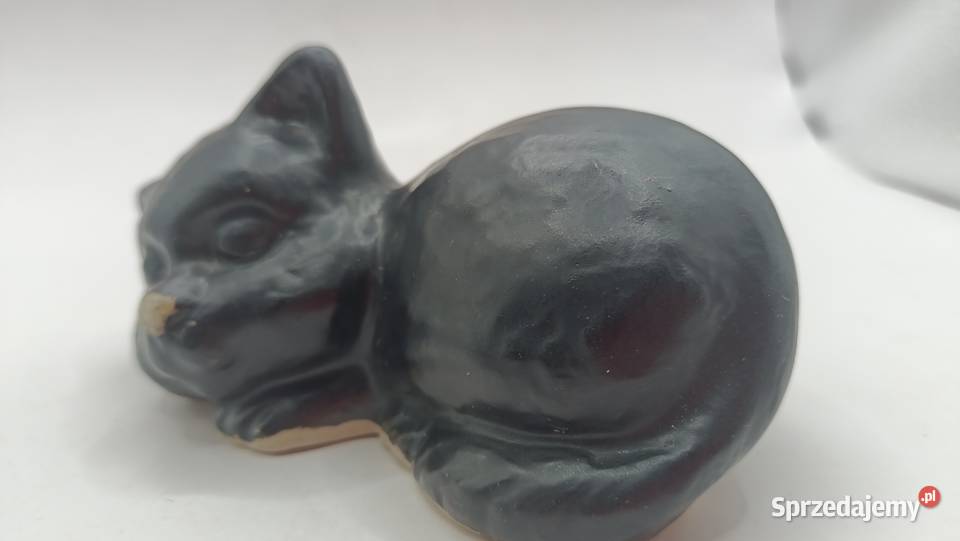 Figurka glinka czarny śpiący kot lubelskie Zamość