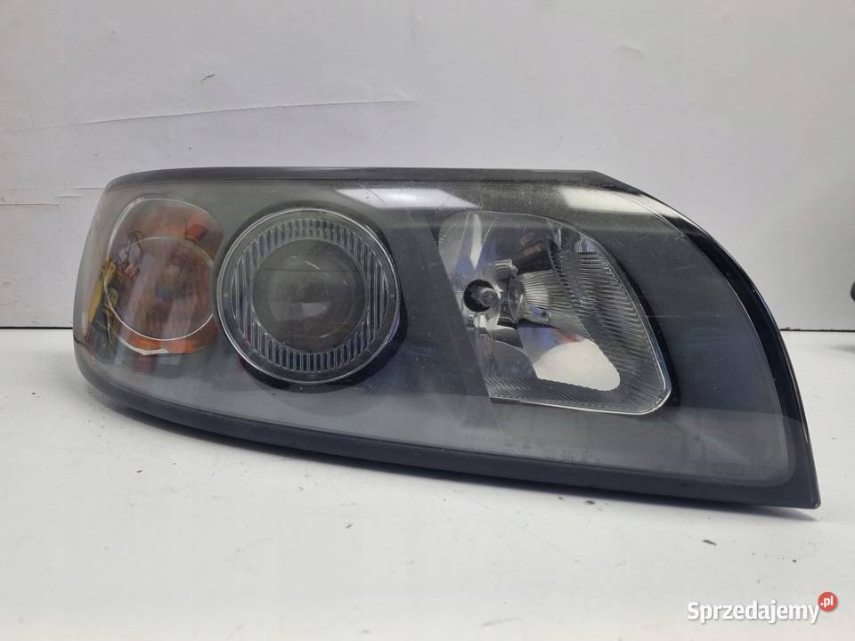 LAMPA PRAWA Volvo S40 II V50 PRZEDNIA prawy Lampy przednie Chełm