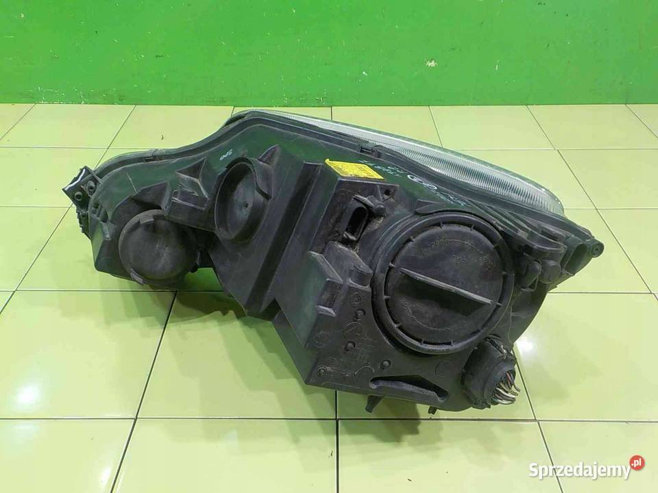 SKODA YETI 18 TSI 11r lampa prawa przod