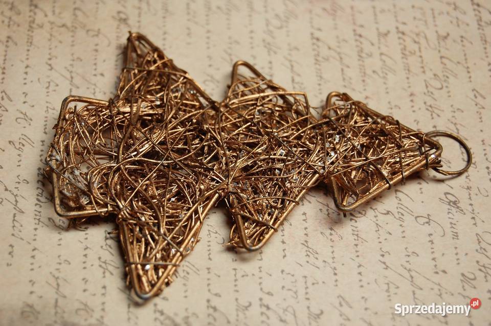 Złota choinka z gałązek i drutu pleciona Lublin