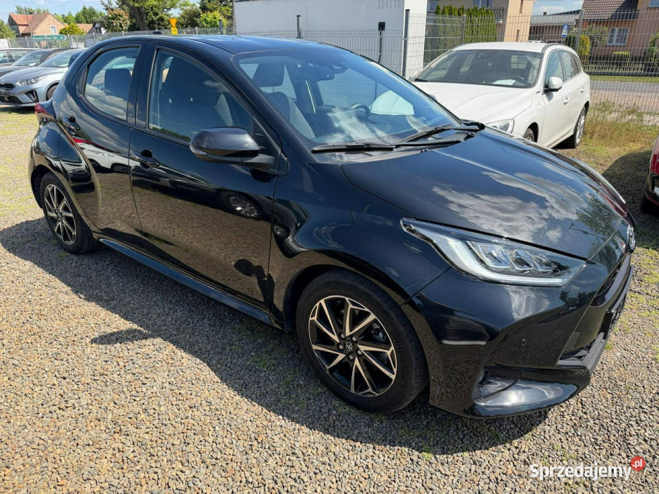 Toyota Yaris hybryda automat kamera gwarancja IV ogranicznik prędkości Zbąszyń