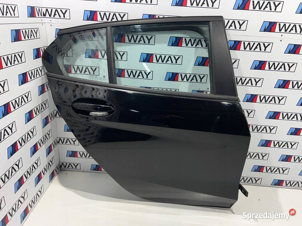 BMW F40 DRZWI PRAWY TYŁ TYLNE PRAWE 668 SCHWARZ