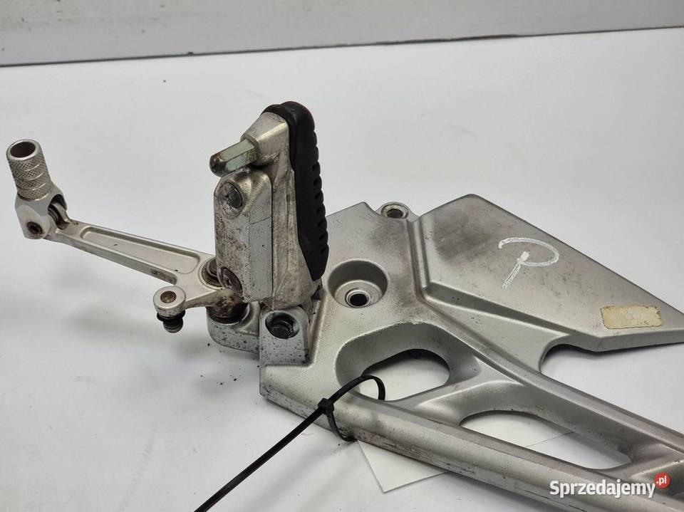 PODNÓŻEK SUZUKI GSR 600 osobowe kujawsko-pomorskie sprzedam