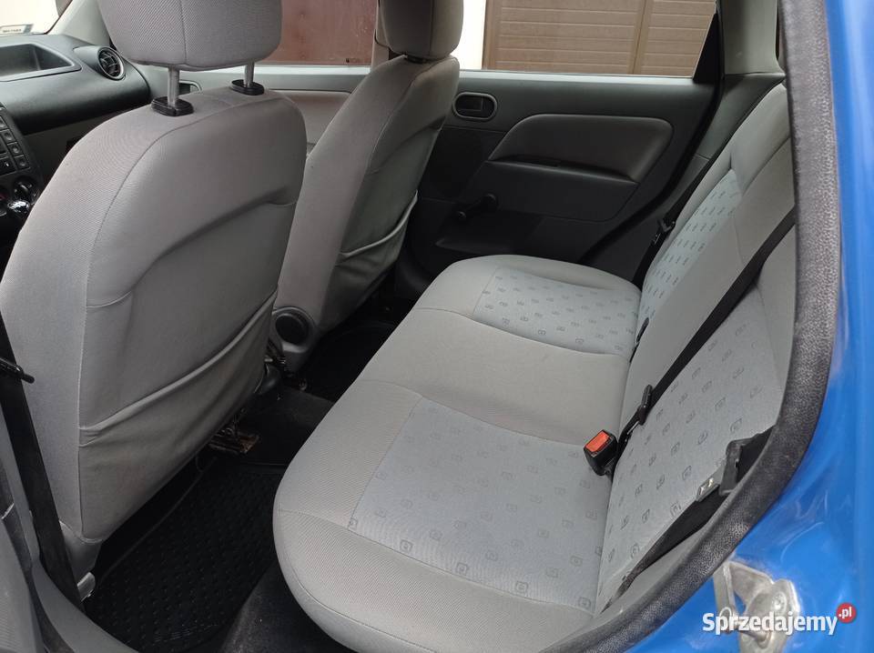 Ford Fiesta 2003 13 benzyna długie opłaty stan Kraków