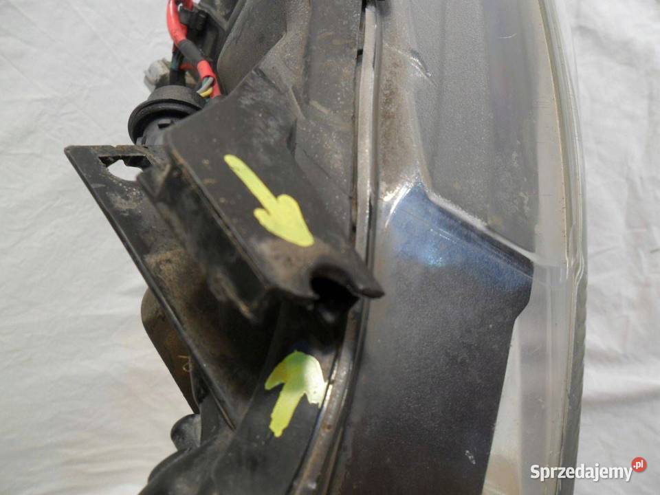 Reflektor Przód strona lewa Toyota Yaris osobowe Nowy Tomyśl