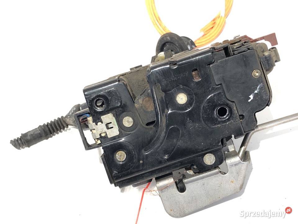 ZAMEK DRZWI PRAWY PRZÓD AUDI A3 8P Hatchback