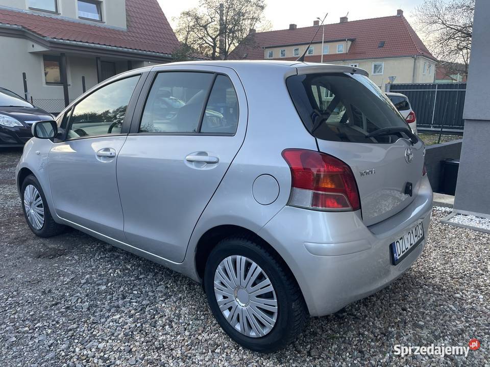 Toyota yaris 2009 5drzwi klima komputer super Hatchback Jelenia Góra sprzedam