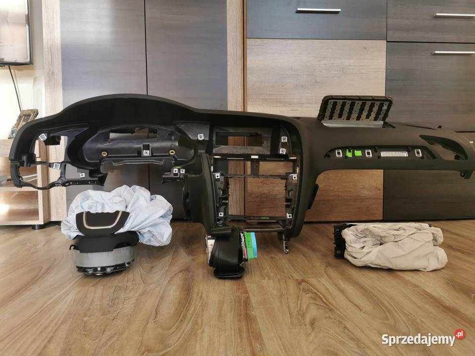 Audi A 4 B 8 kokpit deska rozdzielcza